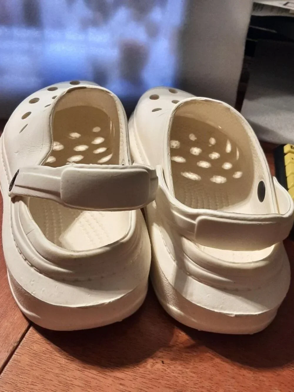 Women Sport Crocs Clogs White PreLoved Size 37-38